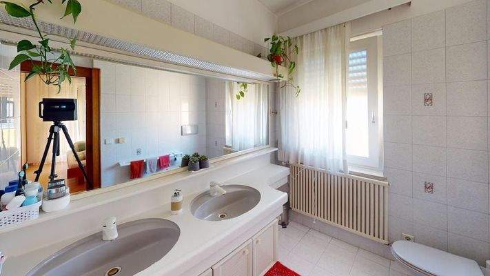 Leifers-Laives-4-Zimmer-Wohnung-quadrilocale-Leifers-Zentrum-Laives-Centro-mit-Garten-con-giardino-zwei-Stöcke-due-piani-Balkon-balcone-Bozen-Umgebung-bolzano-verkaufen-vendesi