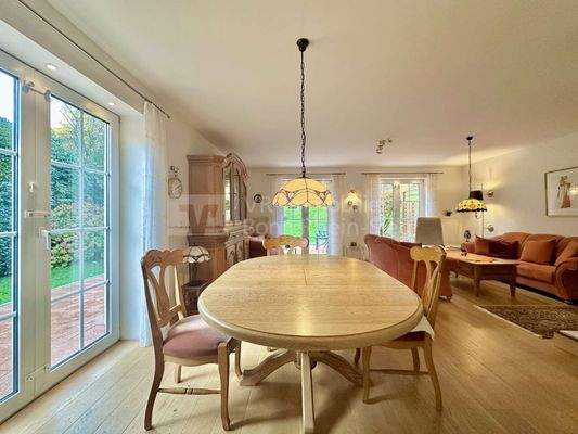 4894 Bick in den Essbereich EG