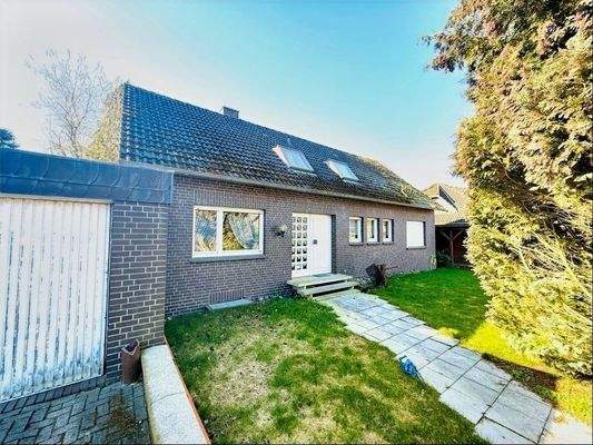 Vorderansicht des Wohnhauses