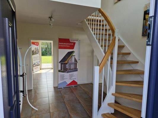 Diele EG Treppe.jpg