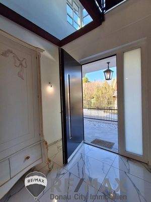 24 Eingangsbereich 2721