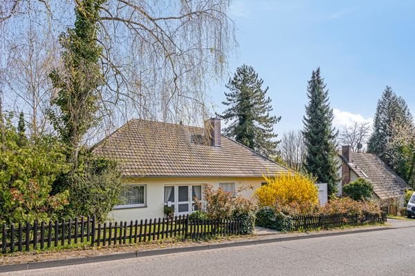 Straßenansicht