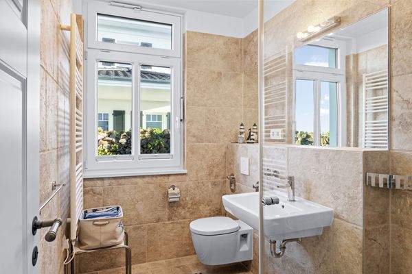 Moderne Bäderstil-Strandvilla in direkter Ostseelage mit eigenem Strandzugang DAHLER Rostock