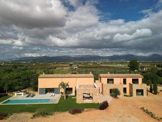 Finca mit Blick in die Tramuntana