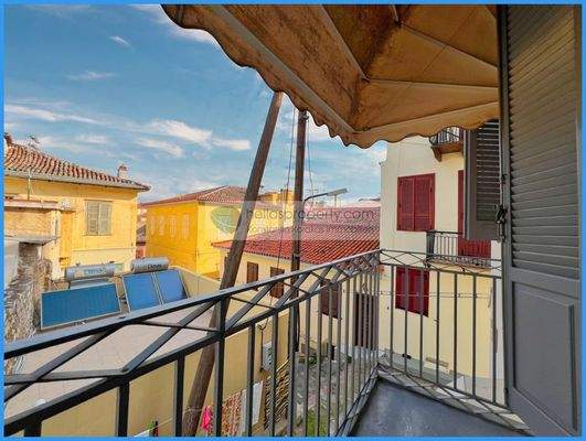 5630e375407948fa82430bd47df65212-original