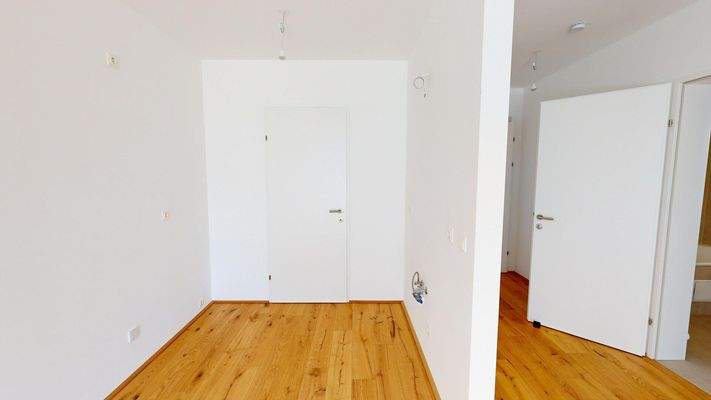 Küche mit Abstellraum