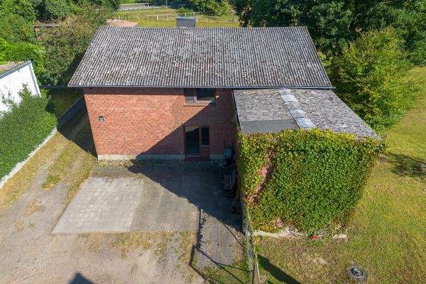 Platz für 2-3 Autos