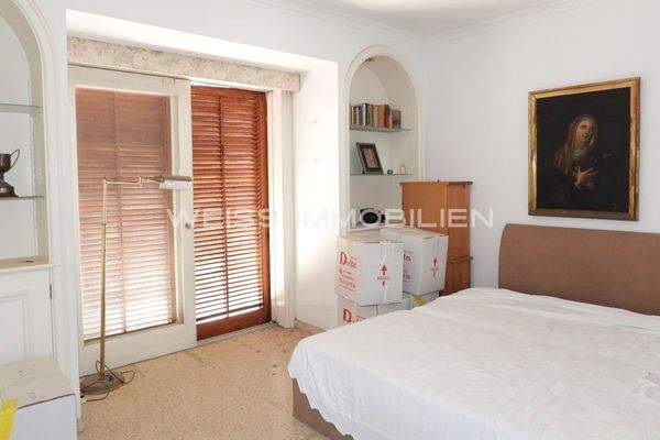 Großes Schlafzimmer