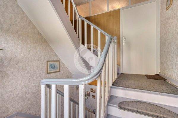 Treppenaufgang ins DG