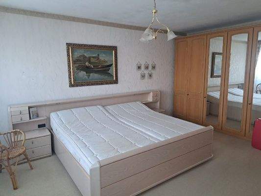 Schlafzimmer DG rechts