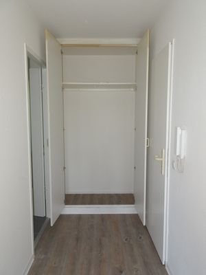 Wohnungseingangsbereich mit Flurschrank