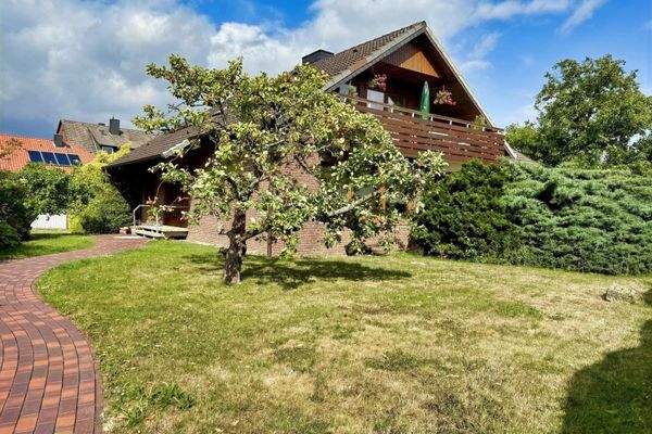 Süd-Ansicht vom Straßenzugang