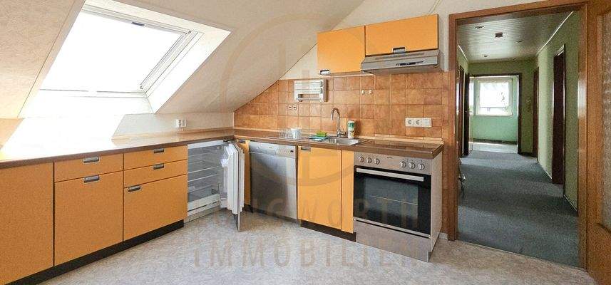 49-Dachwohnung-grosse-Kueche-2