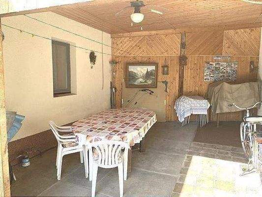 überdachte Terrasse