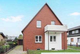 Ansicht Süd mit Garage