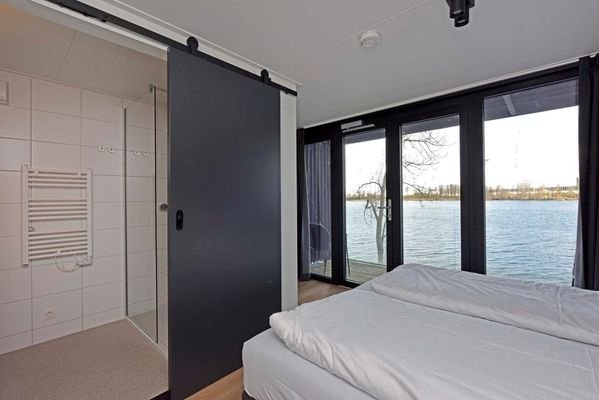 ferienhaus-kaufen-am-Wasser-brielle-031