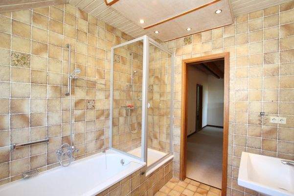 Vollbad Dachgeschoss II