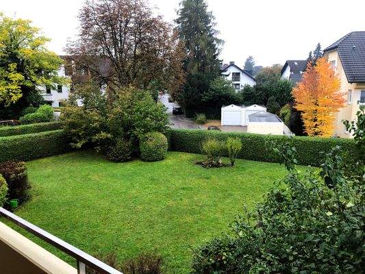 mit Ausblick ins Grüne