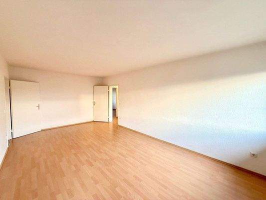 Viel Platz für Wohnen und Essen ähnlich