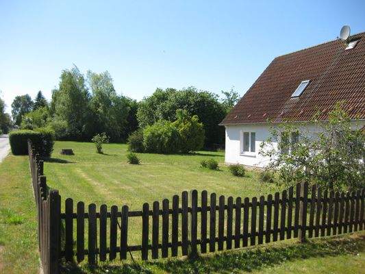 Straßenansicht / Vorgarten 