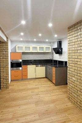 Wohnbereich mit Einbauküche