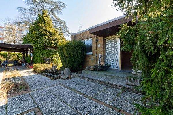 2026_günterstr.82_HQ-9