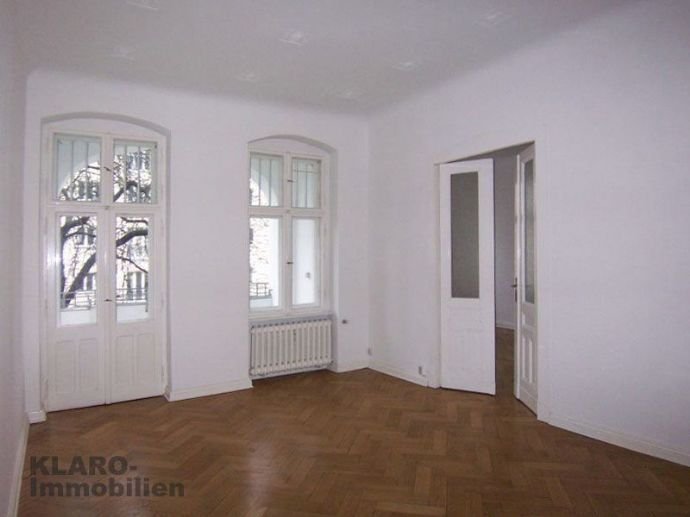 BEZUGSFREIE  Maisonette-Altbauwohnung im begehrten Friedenau mit Lift & großer Tiefgarage