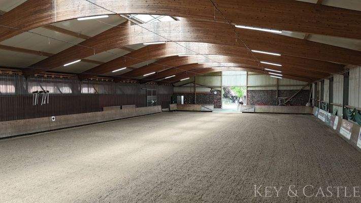 Reithalle 2. (20x60m)