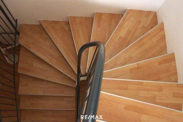 Imst - Wohnung - Treppenaufgang