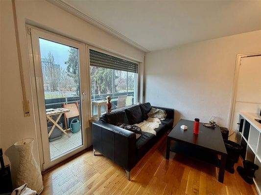 Wohnzimmer mit Balkon #2