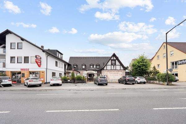 Aussenansicht Gewerbe und Wohnung