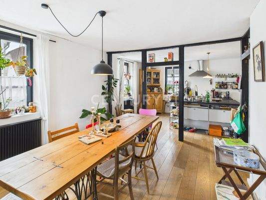 Essbereich mit offener Küche