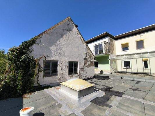 TOP 6 - Ateliergebäude mit großer Terrasse