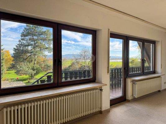 Panoramablick vom Schlafzimmer auf die Berge