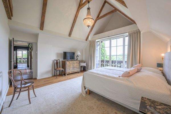 südseitiges Zimmer mit Loggia im OG