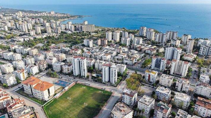 5-Bedroom Duplex Apartment with Shared Pool in Antalya Lara