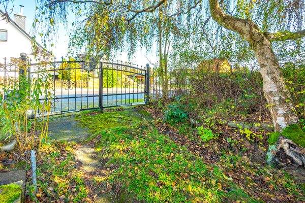 Elektrisches Einfahrtstor