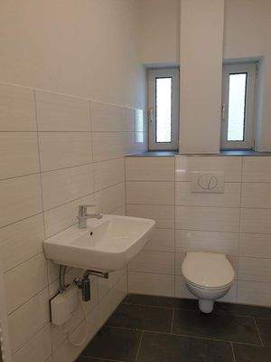 zusätzliches Gäste WC.jpg