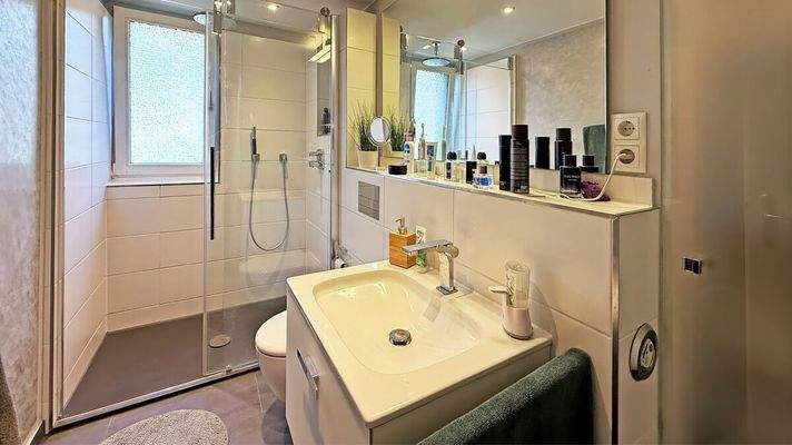 Badezimmer, 1.Obergschoss (Einliegerwohnung)