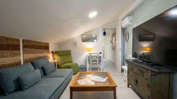 Chill out area und Arbeitsplatz