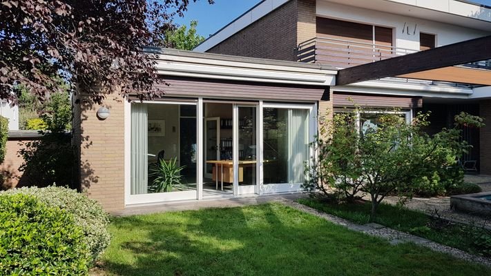 Hausfront Garten