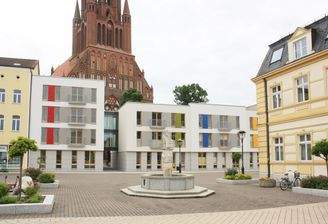 Gebäudeansicht vom Markt