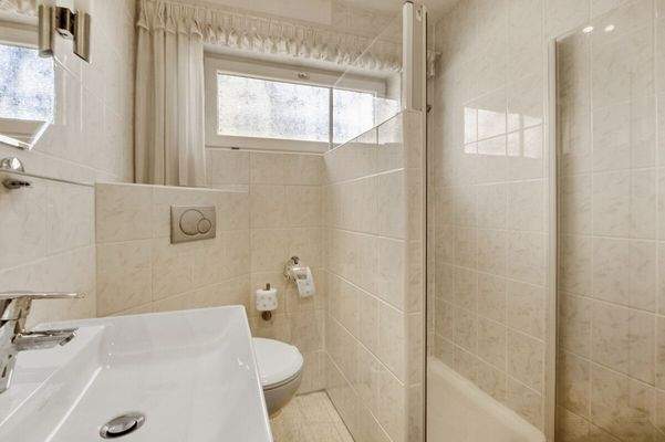 Badezimmer Erdgeschoss