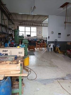 Geräumige Werkstatt