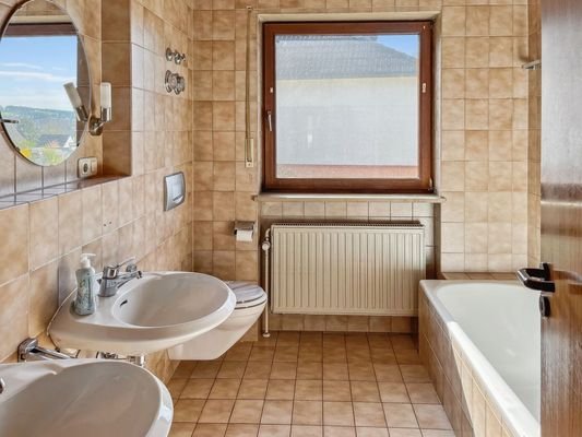 Badezimmer Hauptwohnung_1