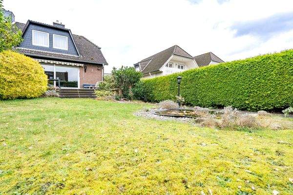 Hausansicht / Garten