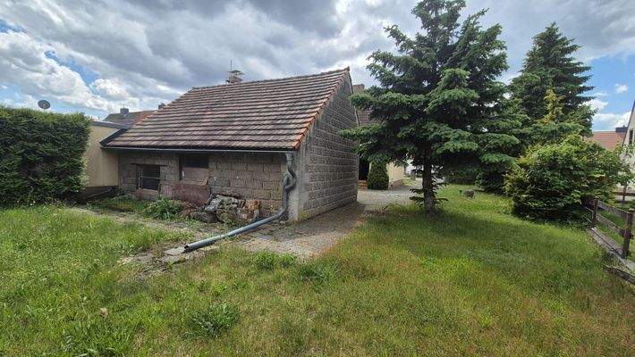 Einblick ins Grundstück