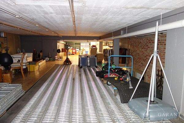 Lager Zwischenboden mit Aufzug