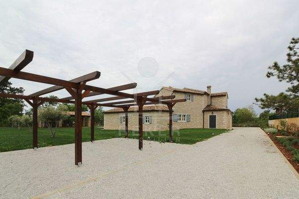 Ausreichend Parkplatz