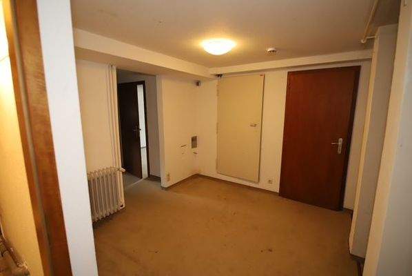 Flur im Untergeschoß.jpeg